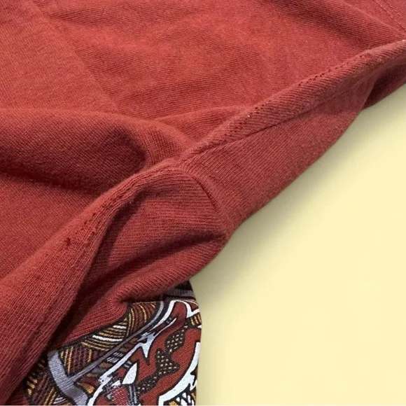 Crocodile Hunt [Rust] - Aboriginal Design T-Shirt [size: Small] - Picture 4 of 6